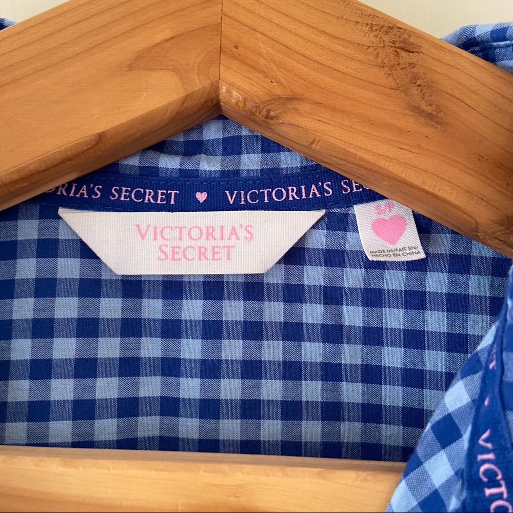 4/$25 Victoria’s Secret Gingham Button Up Top - Picture 6 of 6